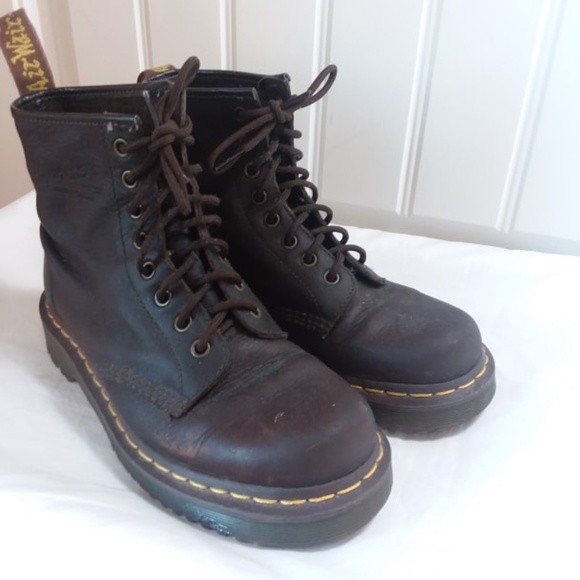 size 9 mens doc martens